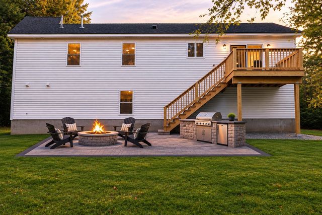 190 Southbridge Rd, Dudley, MA 01571