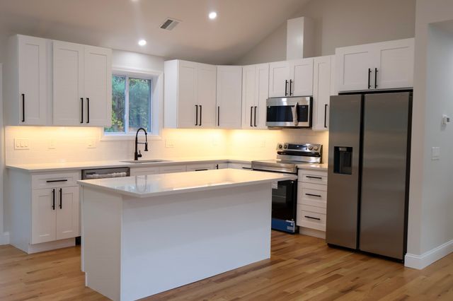 190 Southbridge Rd, Dudley, MA 01571