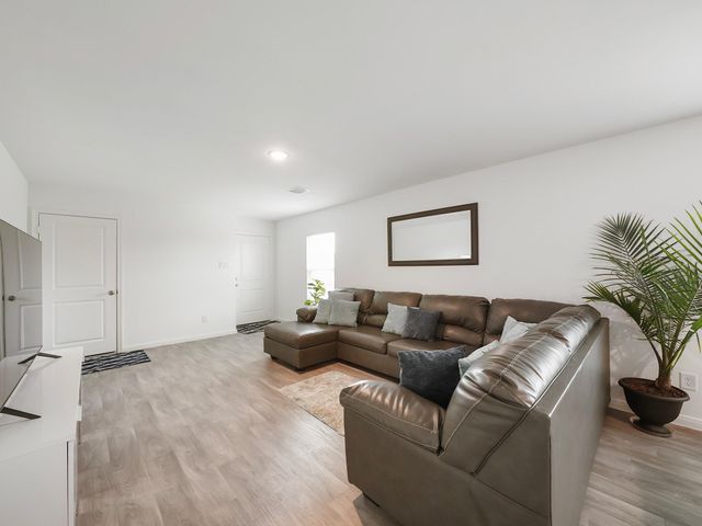 327 Road 5138 Road, Cleveland, TX 77327