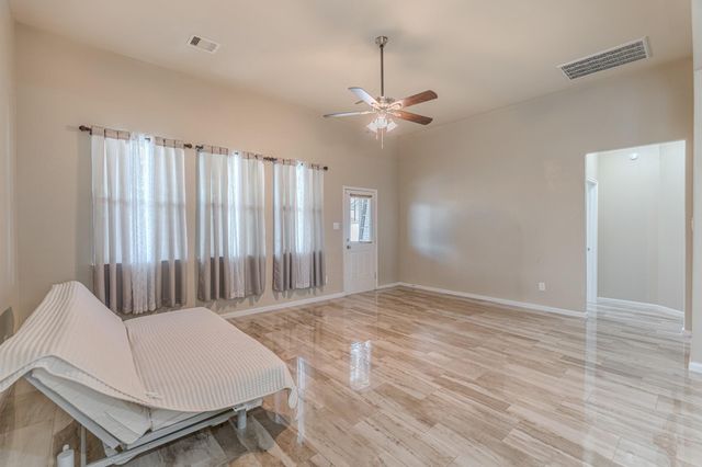 2126 Silver Rimrock Trail Trail, Houston, TX 77014