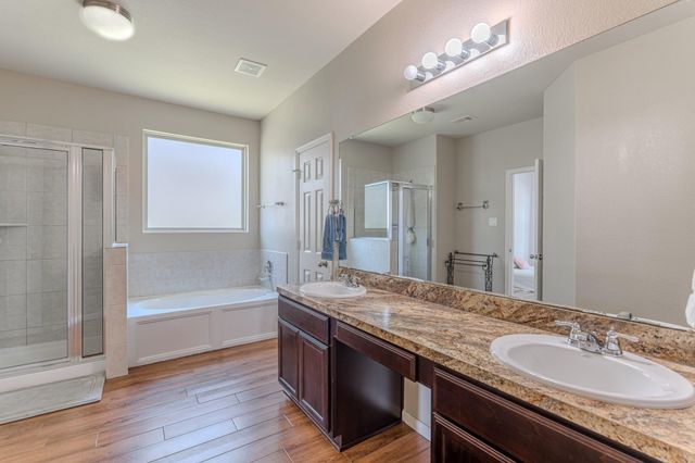 2126 Silver Rimrock Trail Trail, Houston, TX 77014