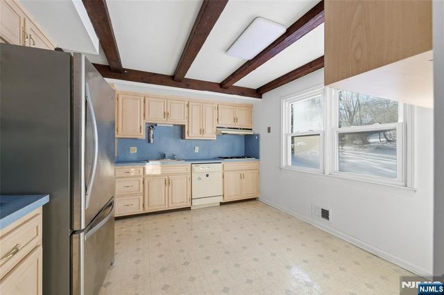 6 Brookside Avenue, Hackettstown, NJ 07840