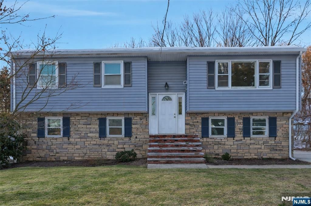6 Brookside Avenue, Hackettstown, NJ 07840