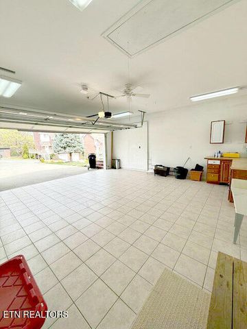 1241 Bennington Way, Dandridge, TN 37725