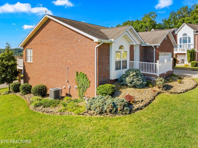 1241 Bennington Way, Dandridge, TN 37725