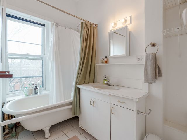 31 Pinckney 4B, Boston, MA 02114