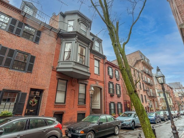 31 Pinckney 4B, Boston, MA 02114