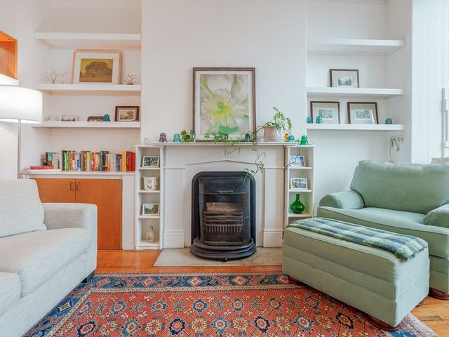 31 Pinckney 4B, Boston, MA 02114