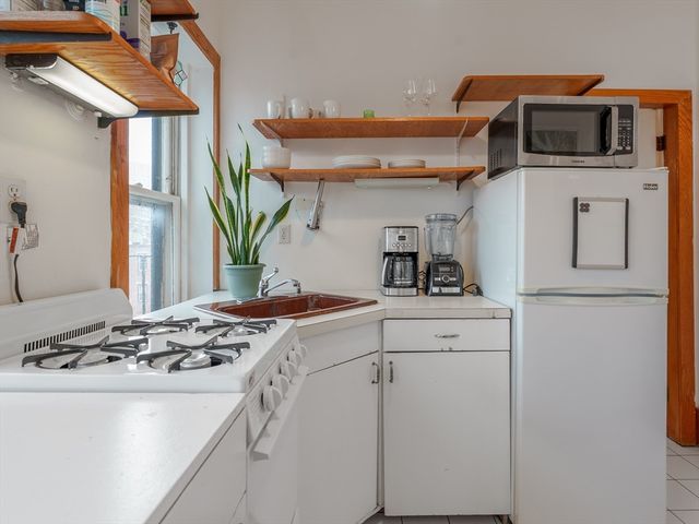 31 Pinckney 4B, Boston, MA 02114