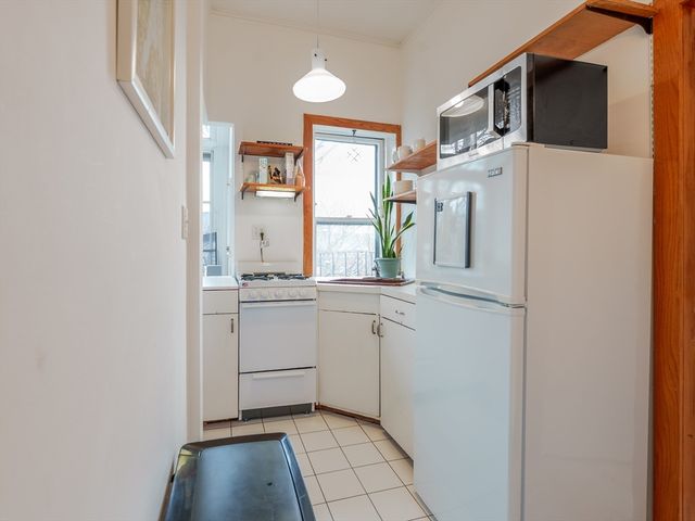 31 Pinckney 4B, Boston, MA 02114