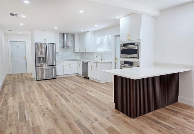 1205 E EMMA STREET, Tampa, FL 33603