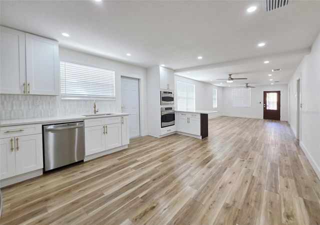 1205 E EMMA STREET, Tampa, FL 33603