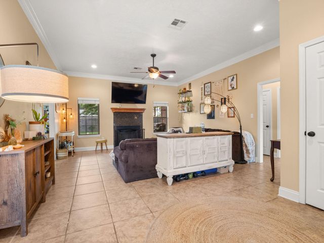 1604 Line Dr, Deridder, LA 70634