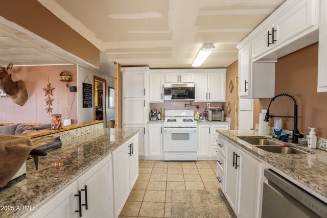 4274 W LEE Road, Mcneal, AZ 85617