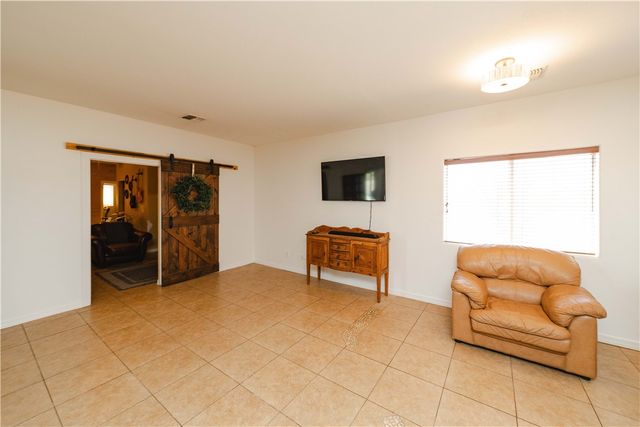 3904 N Egar Road, Golden Valley, AZ 86413