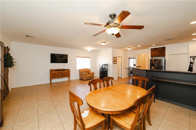 3904 N Egar Road, Golden Valley, AZ 86413