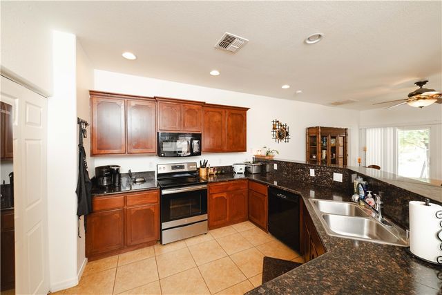 3904 N Egar Road, Golden Valley, AZ 86413