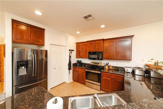 3904 N Egar Road, Golden Valley, AZ 86413