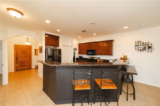 3904 N Egar Road, Golden Valley, AZ 86413