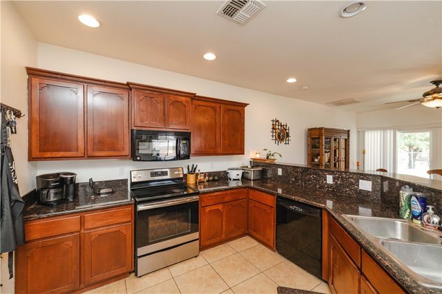 3904 N Egar Road, Golden Valley, AZ 86413