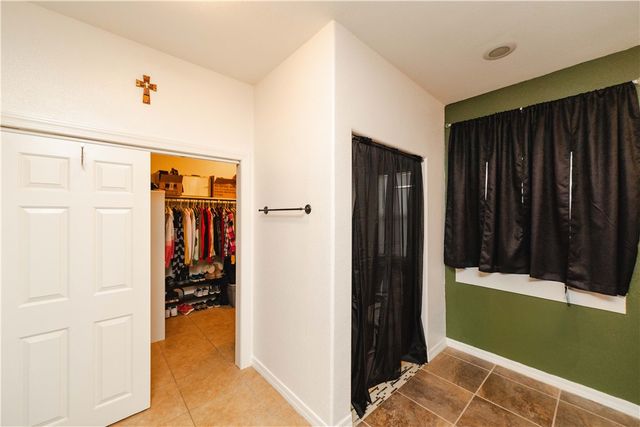 3904 N Egar Road, Golden Valley, AZ 86413