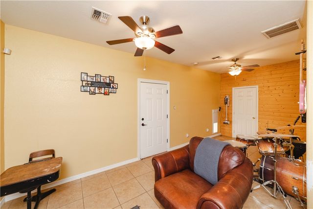 3904 N Egar Road, Golden Valley, AZ 86413