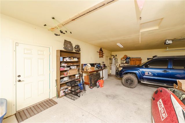 3904 N Egar Road, Golden Valley, AZ 86413