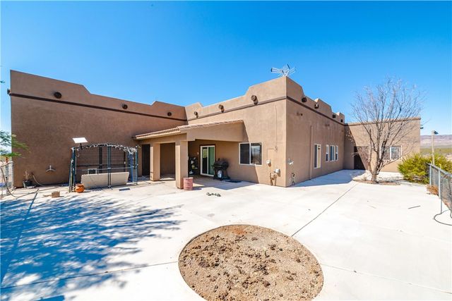 3904 N Egar Road, Golden Valley, AZ 86413