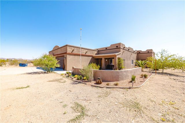 3904 N Egar Road, Golden Valley, AZ 86413