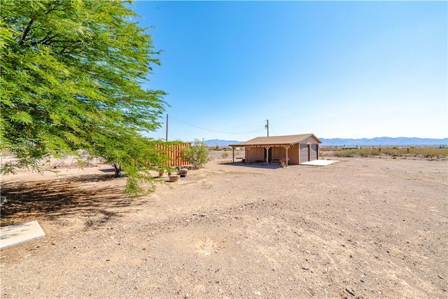 3904 N Egar Road, Golden Valley, AZ 86413