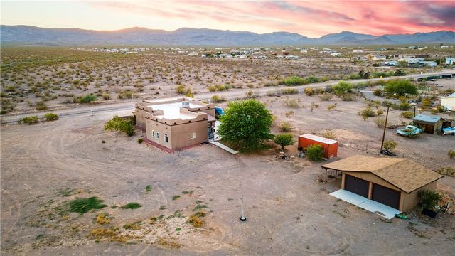 3904 N Egar Road, Golden Valley, AZ 86413