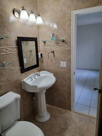 6235 SW 135th Ave, Miami, FL 33183