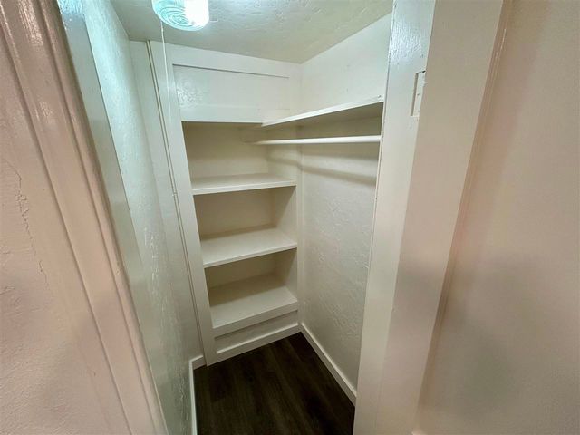 227 E Ohio, Walters, OK 73572