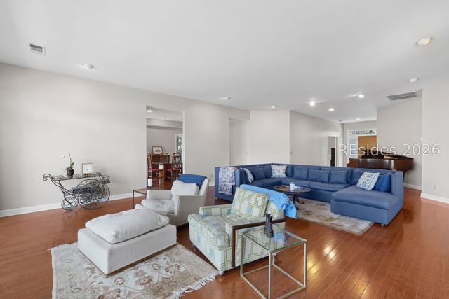 180 White Oaks Cir, Bluffton, SC 29910