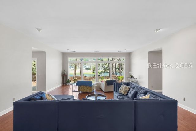 180 White Oaks Cir, Bluffton, SC 29910