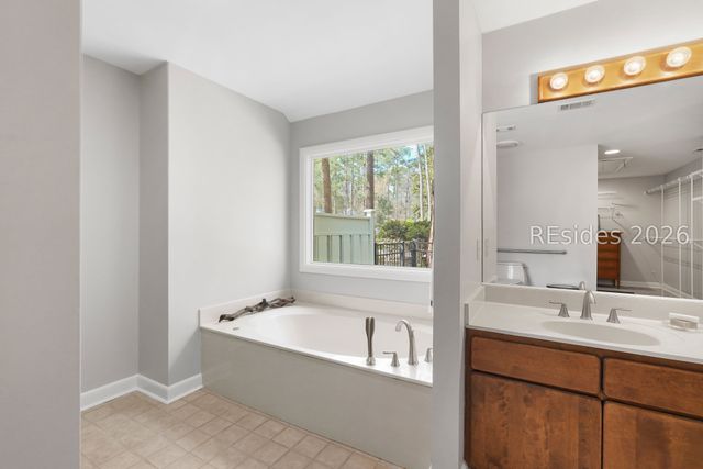 180 White Oaks Cir, Bluffton, SC 29910