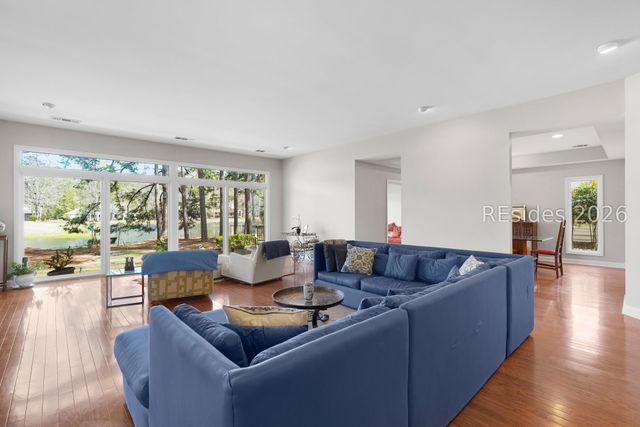 180 White Oaks Cir, Bluffton, SC 29910