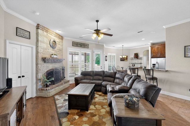 6836 Katie Corral Drive, Fort Worth, TX 76126