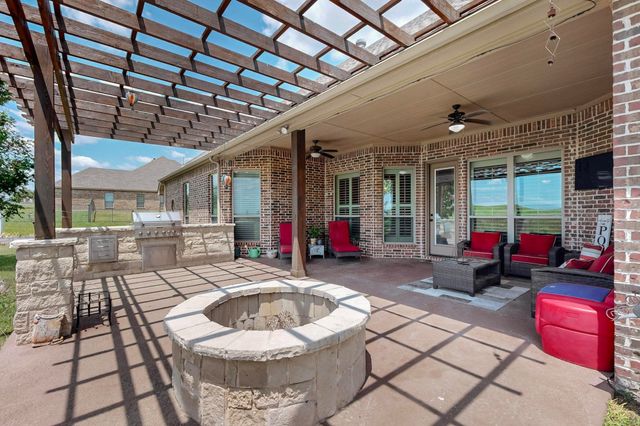 6836 Katie Corral Drive, Fort Worth, TX 76126