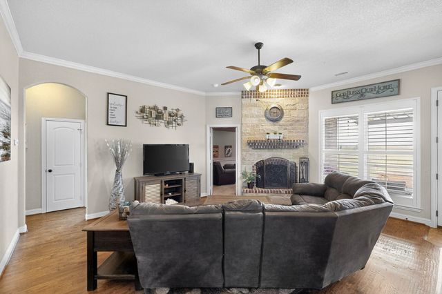6836 Katie Corral Drive, Fort Worth, TX 76126