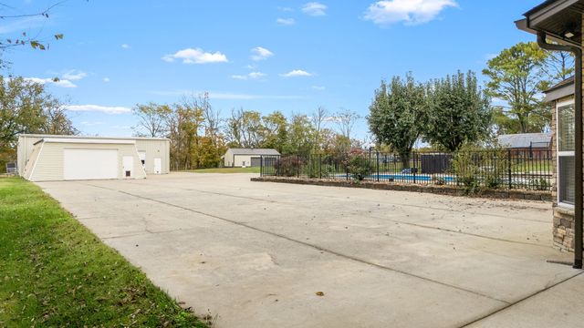 6580 Burkitt Rd, Antioch, TN 37013