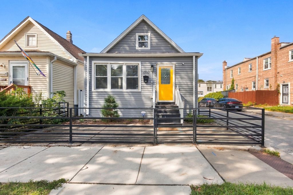 6562 N Damen Avenue, Chicago, IL 60645 — exterior