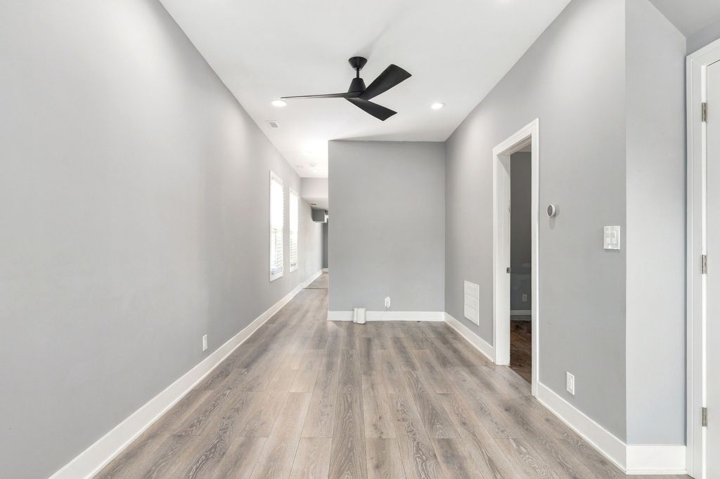 6562 N Damen Avenue, Chicago, IL 60645 — photo 3