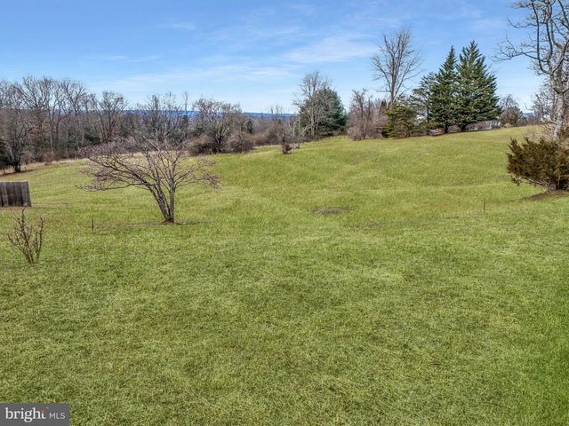 9 SCHOOLHOUSE WAY, Hedgesville, WV 25427