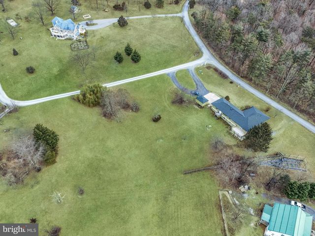 9 SCHOOLHOUSE WAY, Hedgesville, WV 25427