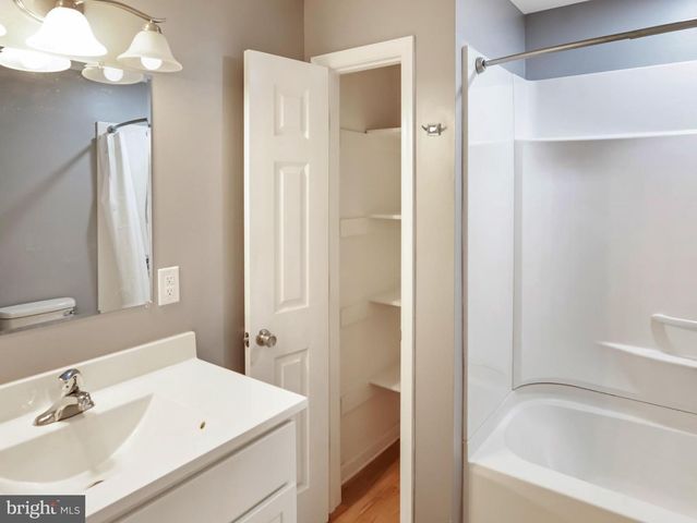 9 SCHOOLHOUSE WAY, Hedgesville, WV 25427