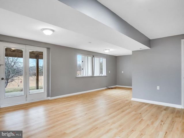 9 SCHOOLHOUSE WAY, Hedgesville, WV 25427