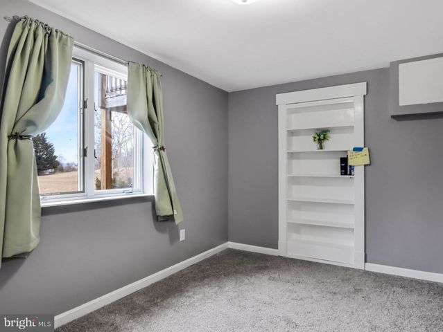 9 SCHOOLHOUSE WAY, Hedgesville, WV 25427