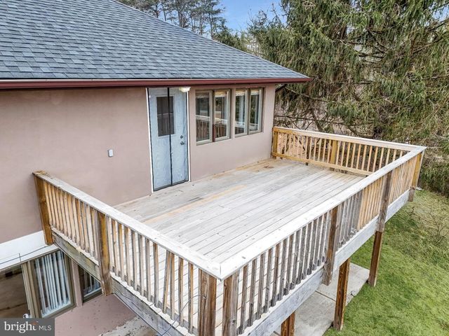 9 SCHOOLHOUSE WAY, Hedgesville, WV 25427