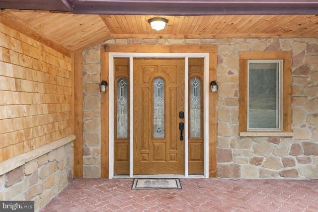 9 SCHOOLHOUSE WAY, Hedgesville, WV 25427